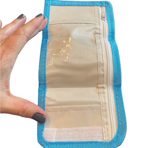 Sky Blue Butterfly Print Velcro Mini Trifold Wallet - Picture 4 of 4